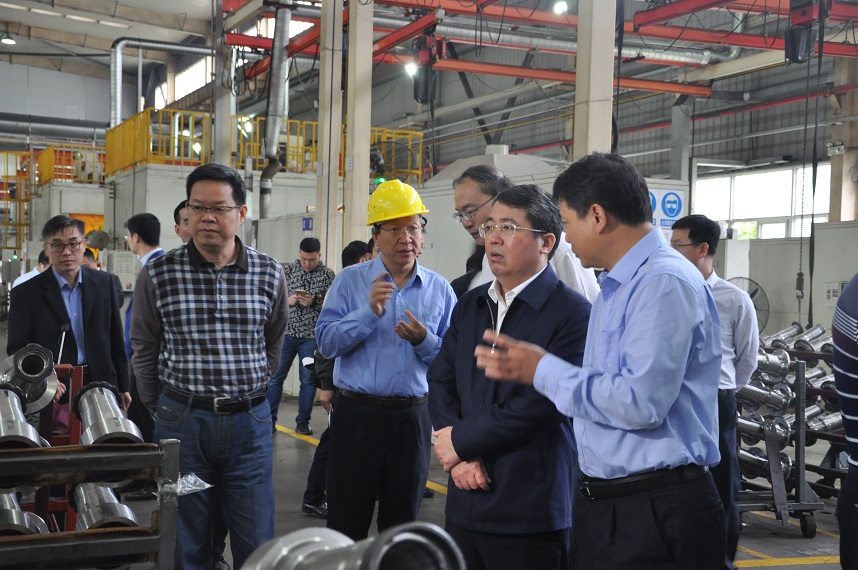 1605841194976609.jpg 柳州市委副書記、市長吳煒一行到方盛車橋(柳州)有限公司調研.JPG